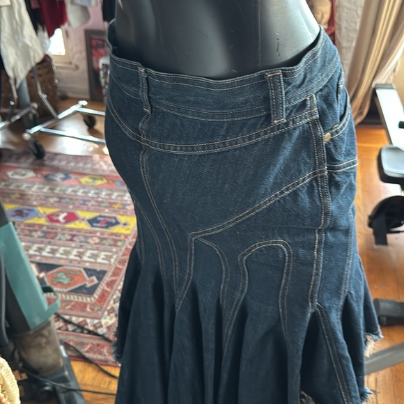 Alexander McQueen tulip denim skirt - Picture 5 of 8